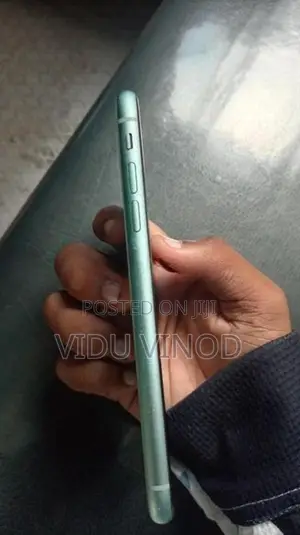 Apple iPhone 11 (Used)