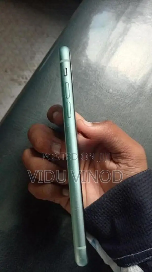 Apple iPhone 11 (Used)
