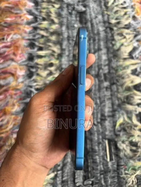 Apple iPhone 13 (Used)