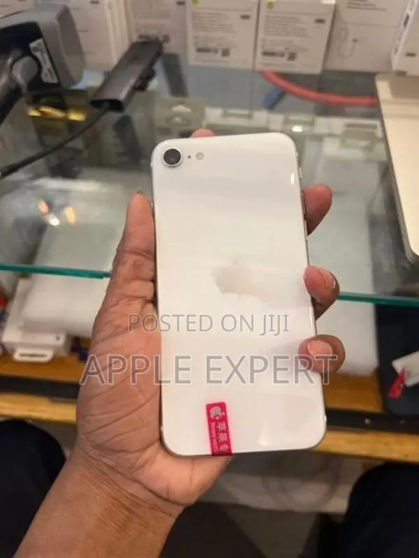 Apple iPhone SE 2 (Used)