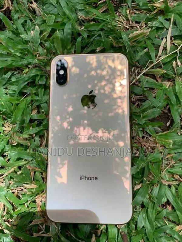 Apple iPhone XS (Used)