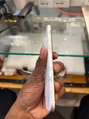 Apple iPhone SE 2 (Used)
