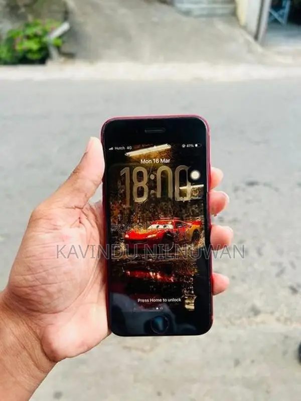 Apple iPhone SE 2 (Used)