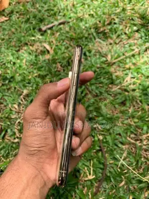 Apple iPhone XS (Used)