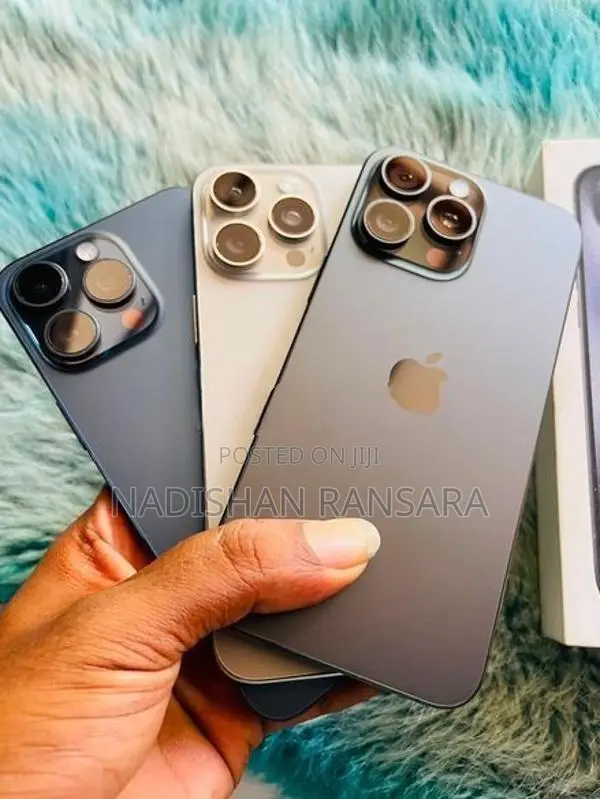 Apple iPhone 15 Pro Max 256GB (Used)