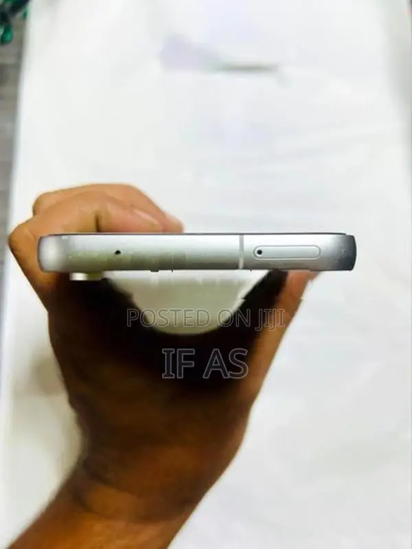 Samsung Galaxy S23 FE 256 GB exynos 2200 (Used)