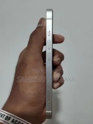 Apple iPhone 13 (Used)