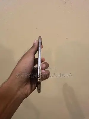 Apple iPhone XS (Used)