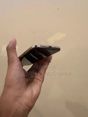 Apple iPhone XS (Used)