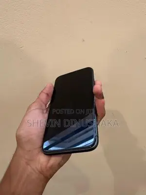 Apple iPhone 11 (Used)