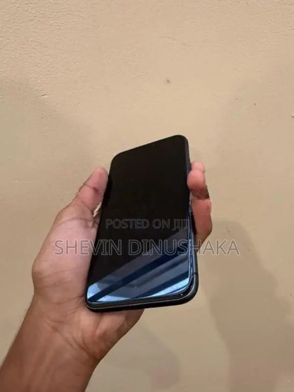 Apple iPhone 11 (Used)