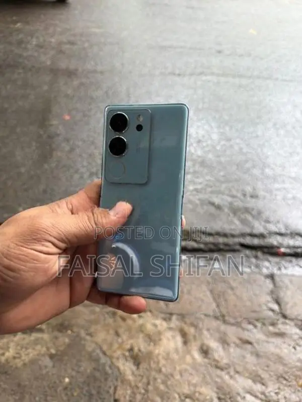 Vivo v29 pro (Used)