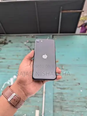 Apple iPhone SE 2 128GB (Used)