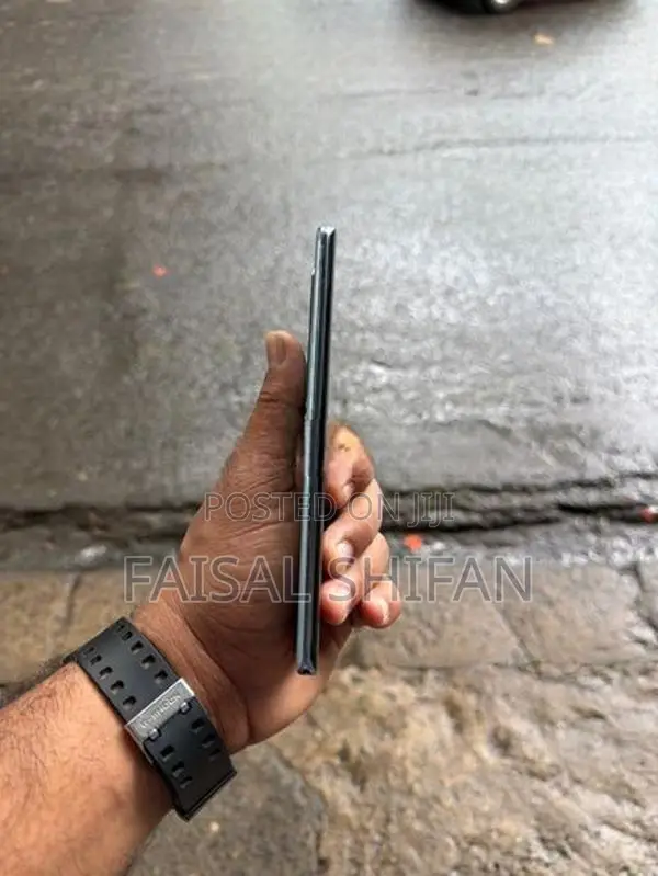 Vivo v29 pro (Used)