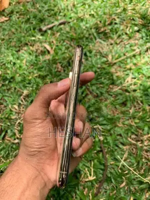 Apple iPhone XS (Used)