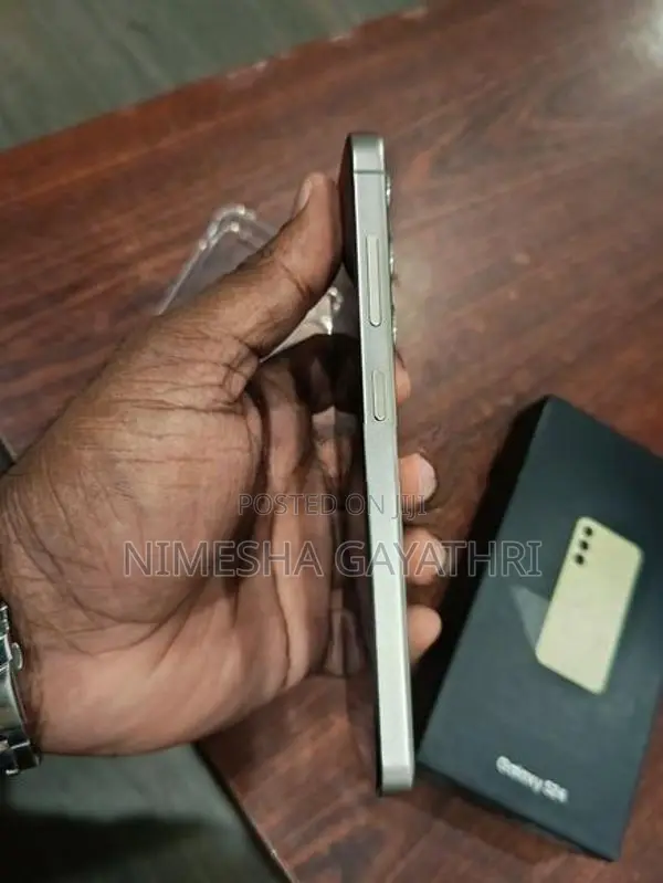 Samsung Galaxy S25 5G (Used)