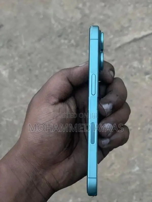 Apple iPhone 16 (Used)