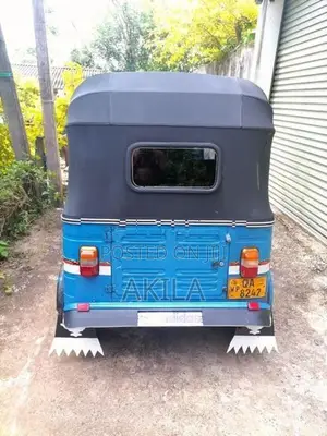 Bajaj RE 2005