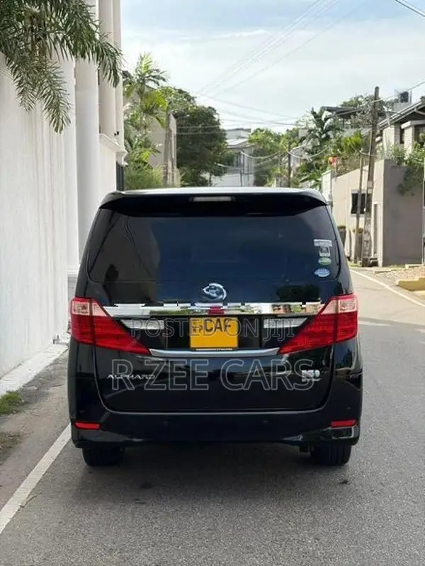 Toyota Alphard Executive Lounge 2014