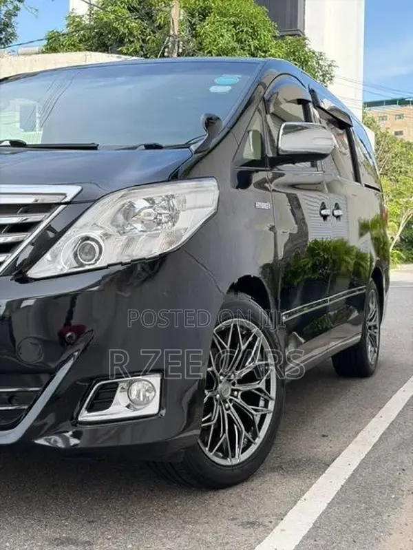 Toyota Alphard Executive Lounge 2014