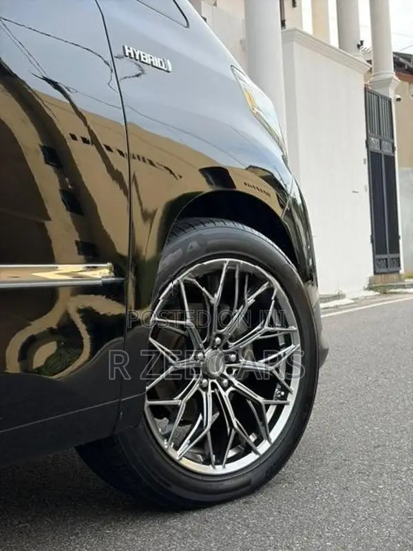 Toyota Alphard Executive Lounge 2014