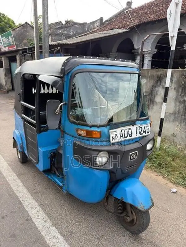 Bajaj RE 2017