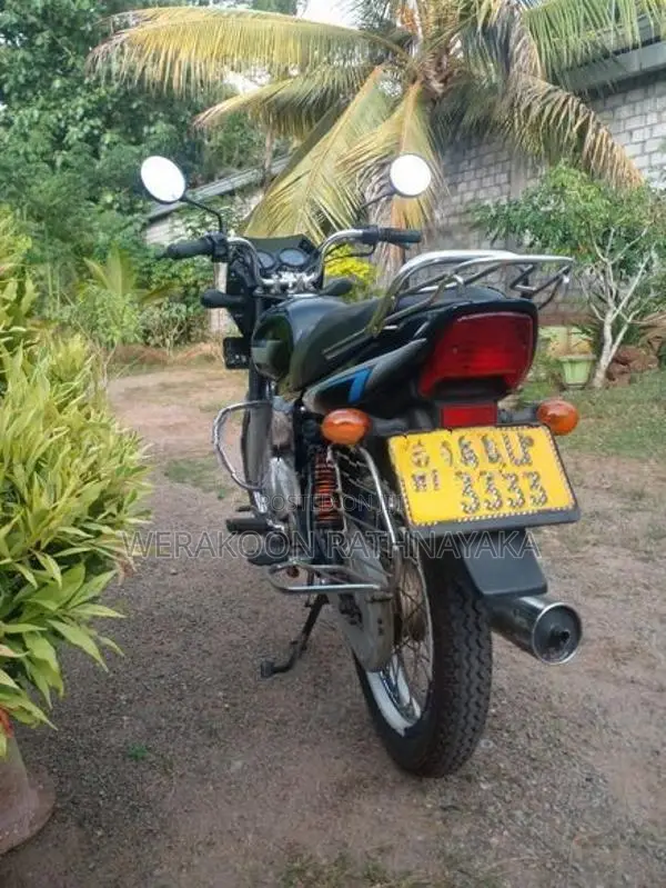 Bajaj CT100 2013