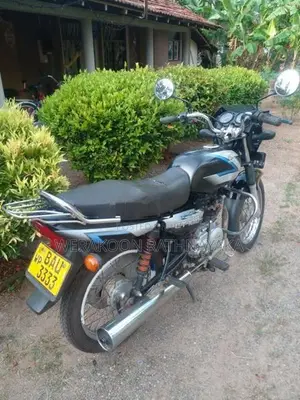 Bajaj CT100 2013