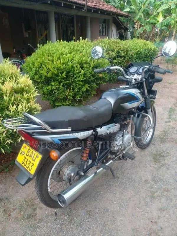 Bajaj CT100 2013