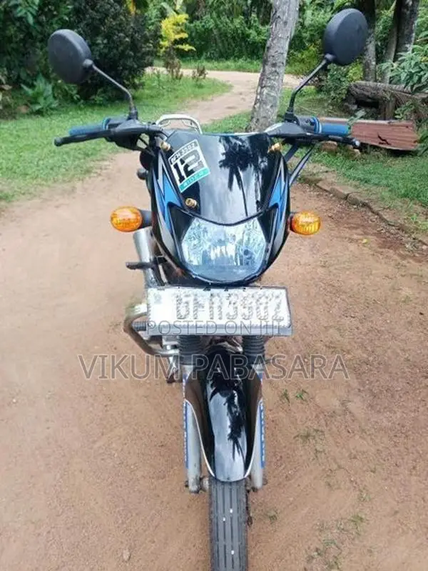 Bajaj CT100 2017