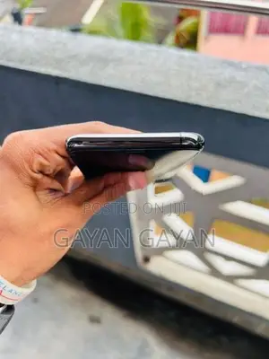Apple iPhone XS (Used)