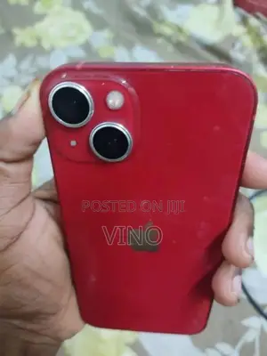 Apple iPhone 13 Red (Used)
