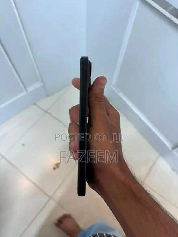 Apple iPhone 15 (Used)