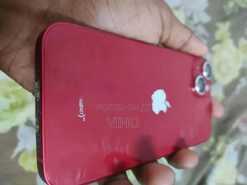 Apple iPhone 13 Red (Used)