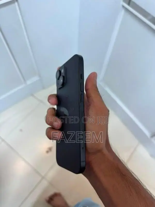 Apple iPhone 15 (Used)