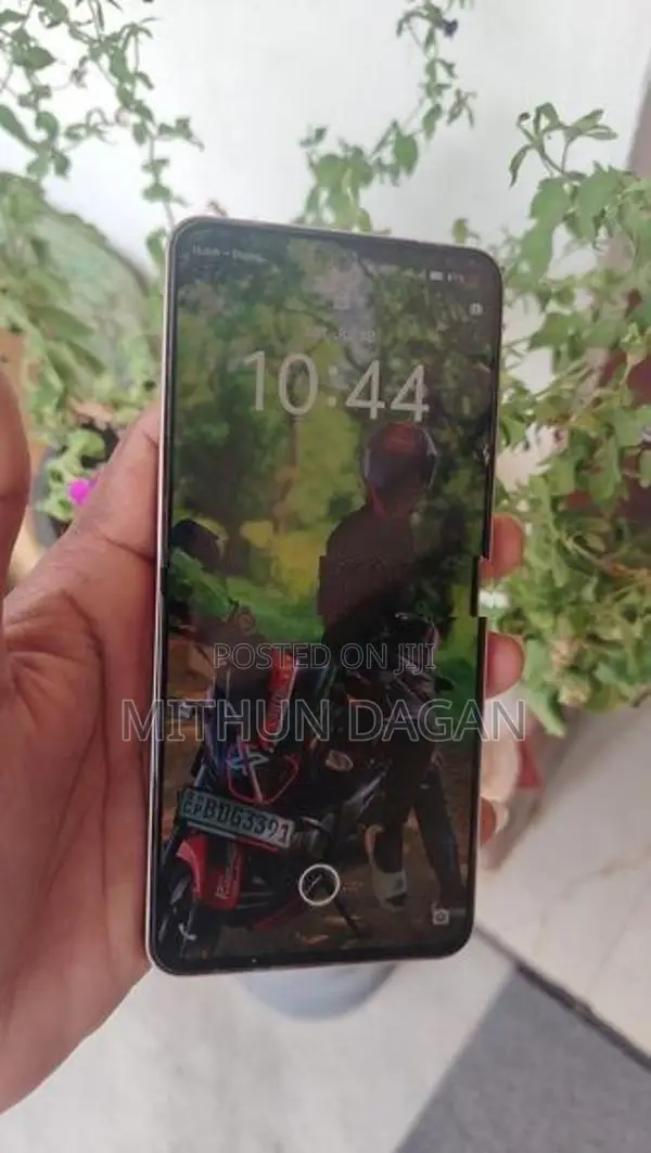 Vivo Y200 5g 8 RAM (Used)