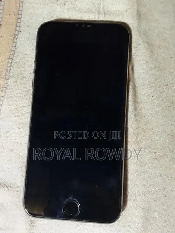 Apple iPhone 8 (Used)