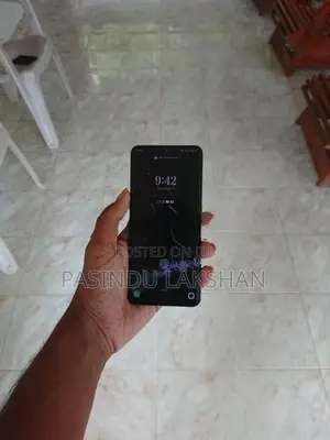 Samsung Galaxy S20 5G (Used)
