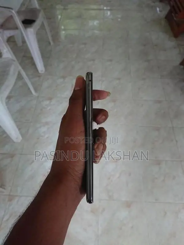 Samsung Galaxy S20 5G (Used)