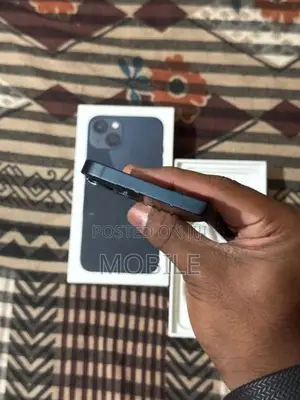 Apple iPhone 13 (Used)