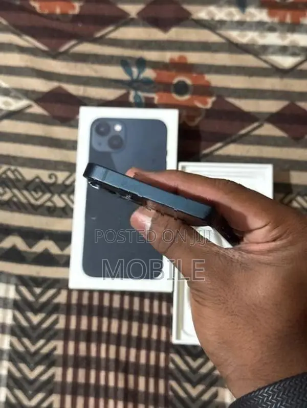 Apple iPhone 13 (Used)