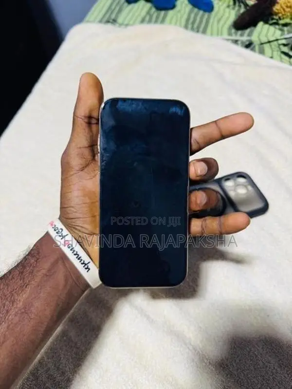 Apple iPhone 16 Pro (Used)