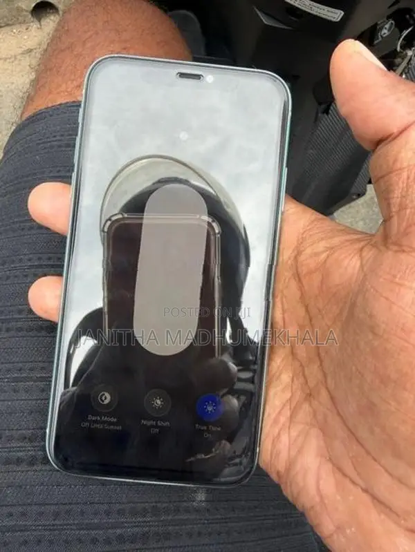 Apple iPhone 11 (Used)