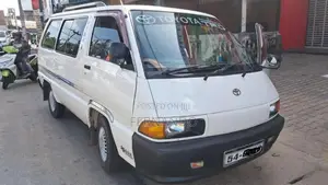Toyota CR27 1991 Van (Used)