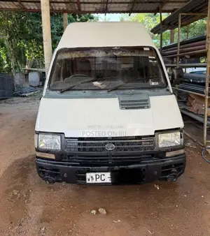 Tata Winger 2011 Van (Used)