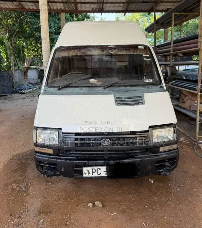 Tata Winger 2011 Van (Used)