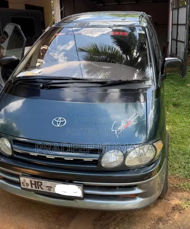Toyota Estima 2003 Van (Used)