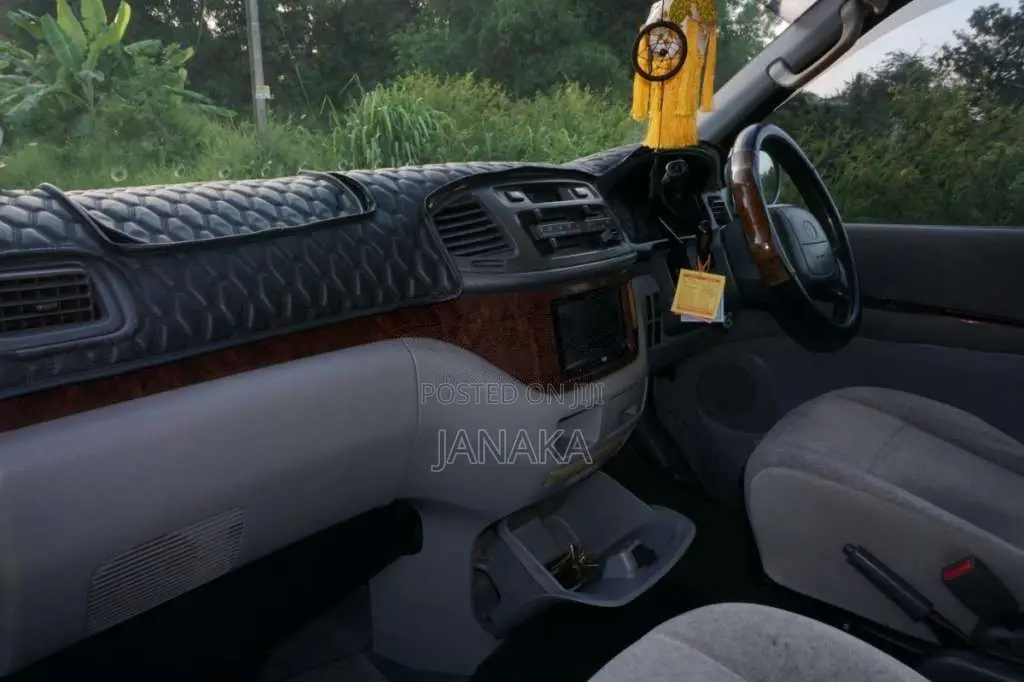Toyota Regius 1999 Van (Used)