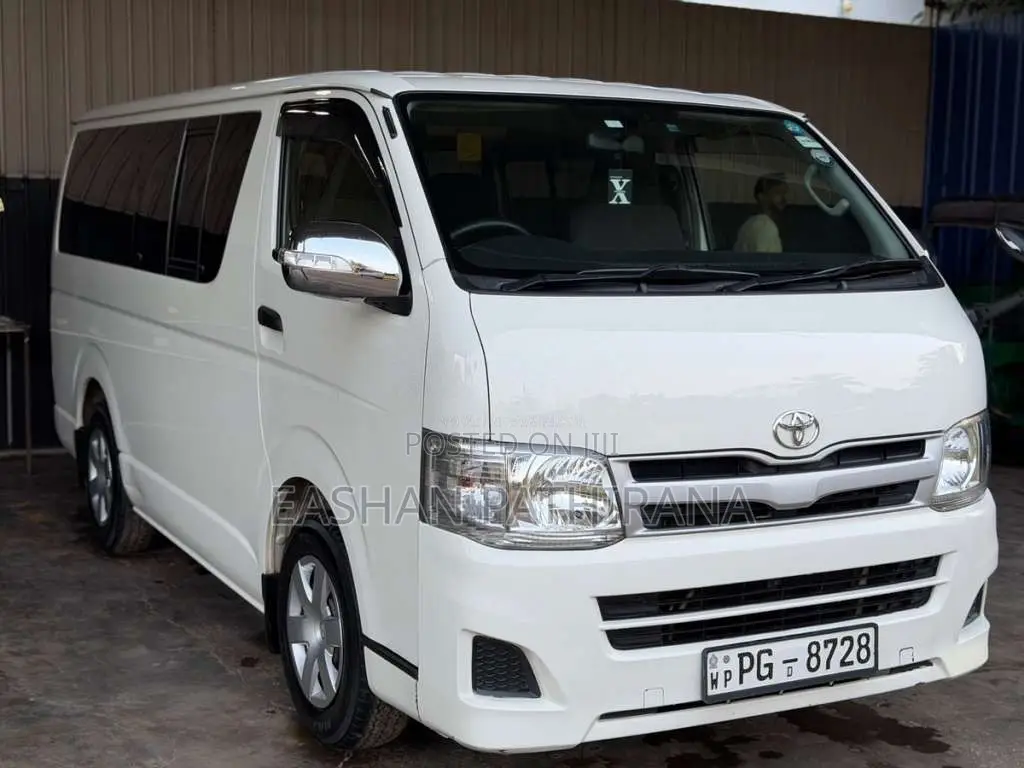 Toyota KDH 2012 Van (Used)