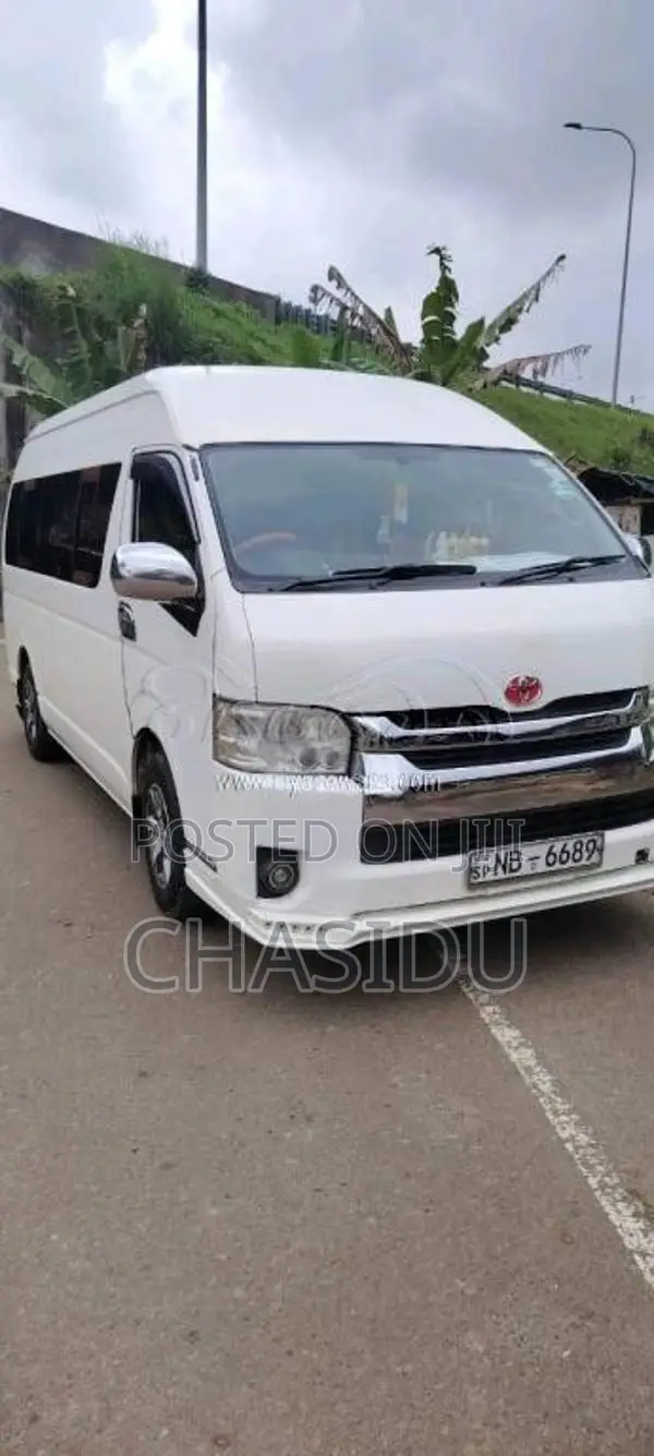 Toyota KDH 2013 Van (Used)